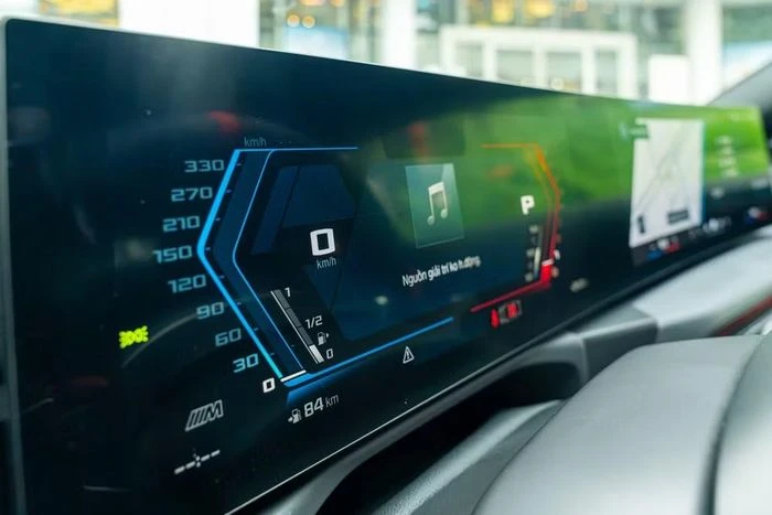 Cận cảnh BMW M2 giá gần 4,1 tỷ đồng vừa ra mắt thị trường Việt Nam - Hình 18