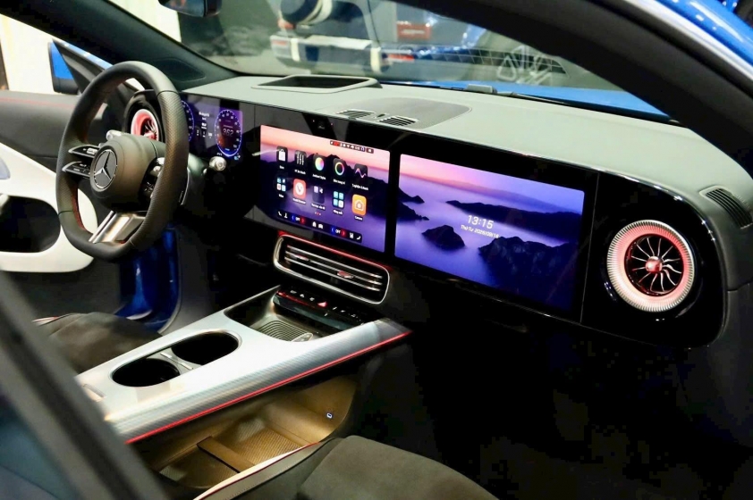 Mercedes-Benz CLA 200 Electric (4)