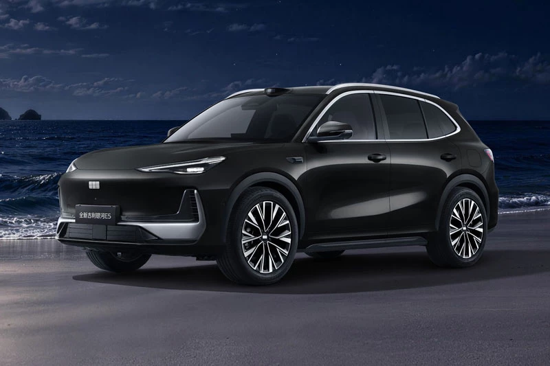 SUV hạng C mạnh 329 mã lực, giá chưa tới 380 triệu đồng - Hình 1