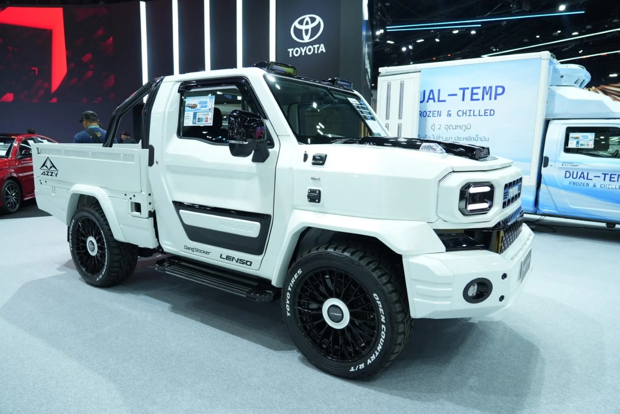 Bán tải giá rẻ Toyota Hilux lột xác với bản độ phong cách Brabus