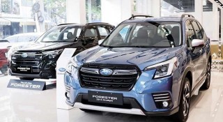 Nhiều mẫu ô tô gầm cao cỡ C giảm giá kỷ lục, người mua hưởng lợi lớn