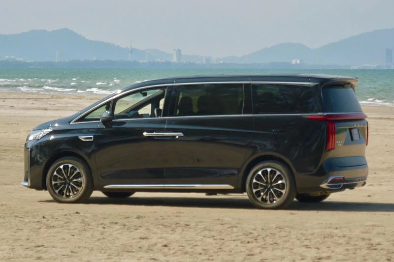 Xe MPV 7 chỗ hybrid mạnh 358 mã lực, nội thất sang chảnh, giá gần 1,6 tỷ đồng - Hình 2