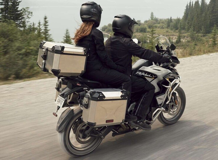 Triumph Tiger 1200 2027 lột xác: Mạnh hơn, tự động hạ yên, bổ sung radar an toàn - 7