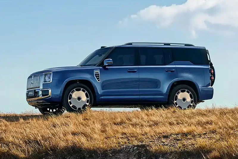 SUV PHEV dài 5,3 mét, công suất 687 mã lực, giá gần 1,2 tỷ đồng - Hình 2