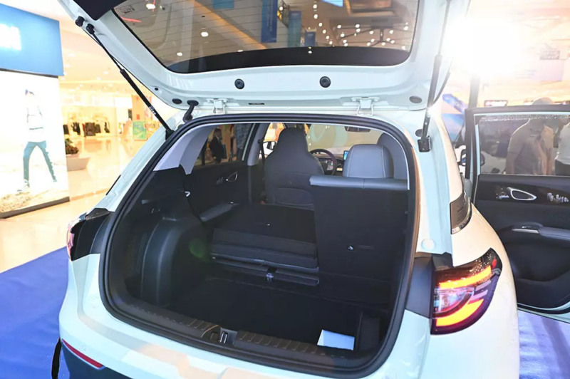 Geely EX2 2026 khuyến mãi T8/2026: Giá lăn bánh, thông số xe, trả góp