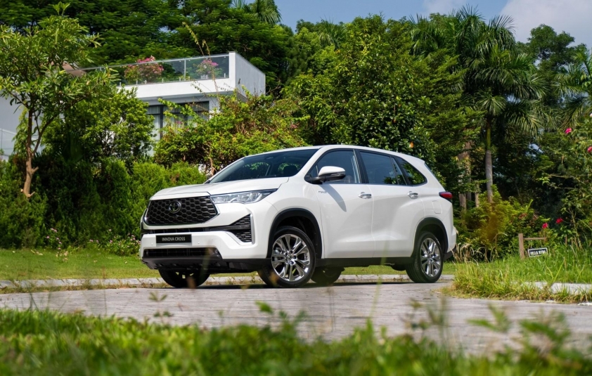 TOP 5 ô tô hybrid được người dùng Việt ưa chuộng nhất tháng 9/2026: Toyota chiếm ưu thế