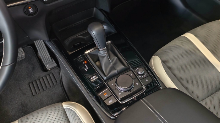 Mazda-CX30-16