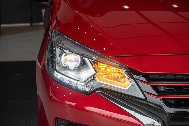 Đuôi xe Mitsubishi Attrage trang bị cánh lướt gió và đèn hậu LED