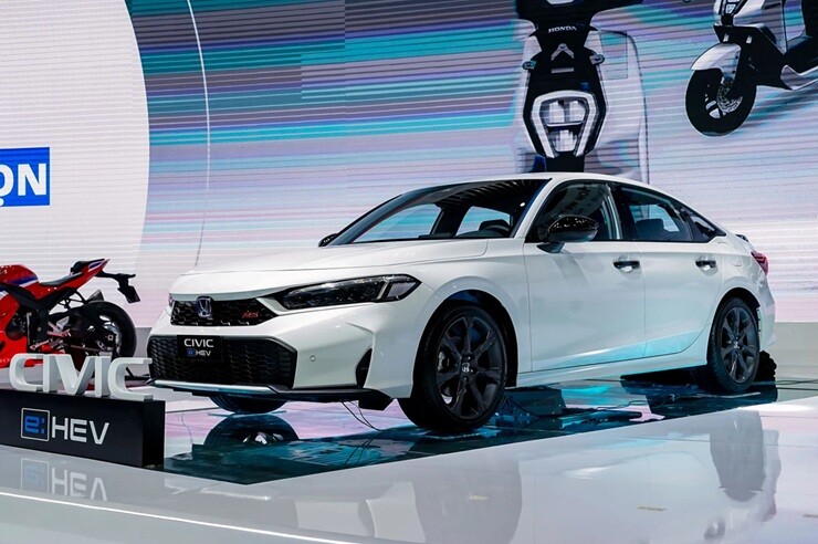 Loạt sedan tầm giá hơn 1 tỷ đồng đáng cân nhắc dành cho khách Việt - 3