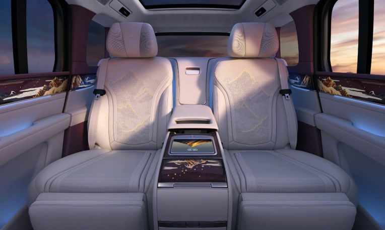 Hình ảnh ngoại thất BYD Yangwang U8L Snowcrest Edition