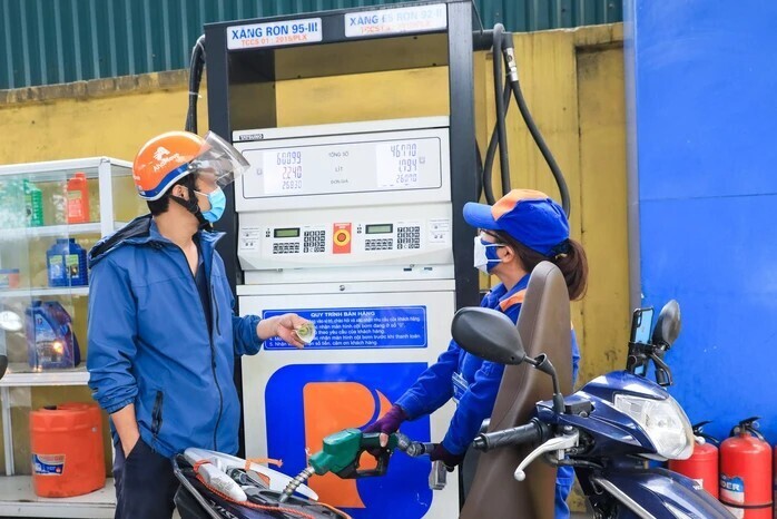 Giá xăng dầu chiều 25/9: E5 RON 92 lên mốc 26.397 đồng/lít, E10 RON 95 cách đỉnh 4.333 đồng, giá đầy bình xe ga 125cc ảnh 1