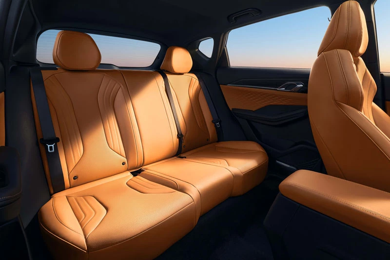 SUV hạng B công suất 121 mã lực, giá gần 260 triệu đồng - Hình 5