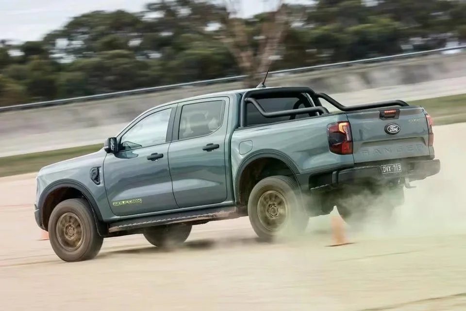 28-1790565656-ford-ranger-the-he-moi-bat-dau-duoc-phat-trien-he-lo-nhung-thay-doi-dang-chu-y
