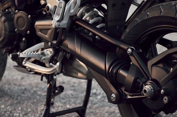 Triumph Tiger 1200 2027 lột xác: Mạnh hơn, tự động hạ yên, bổ sung radar an toàn - 2