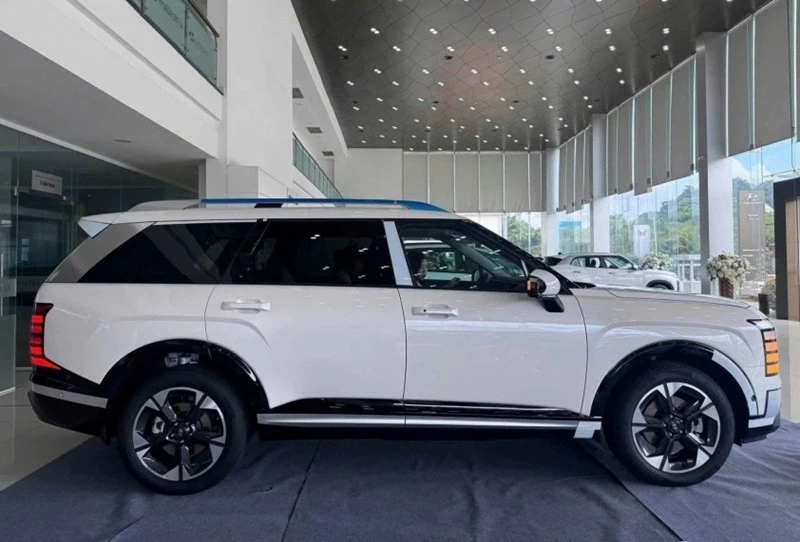 Hyundai Palisade 2026 bản Prestige chỉ được trang bị mâm 18 inch kết hợp bộ lốp dày hơn.