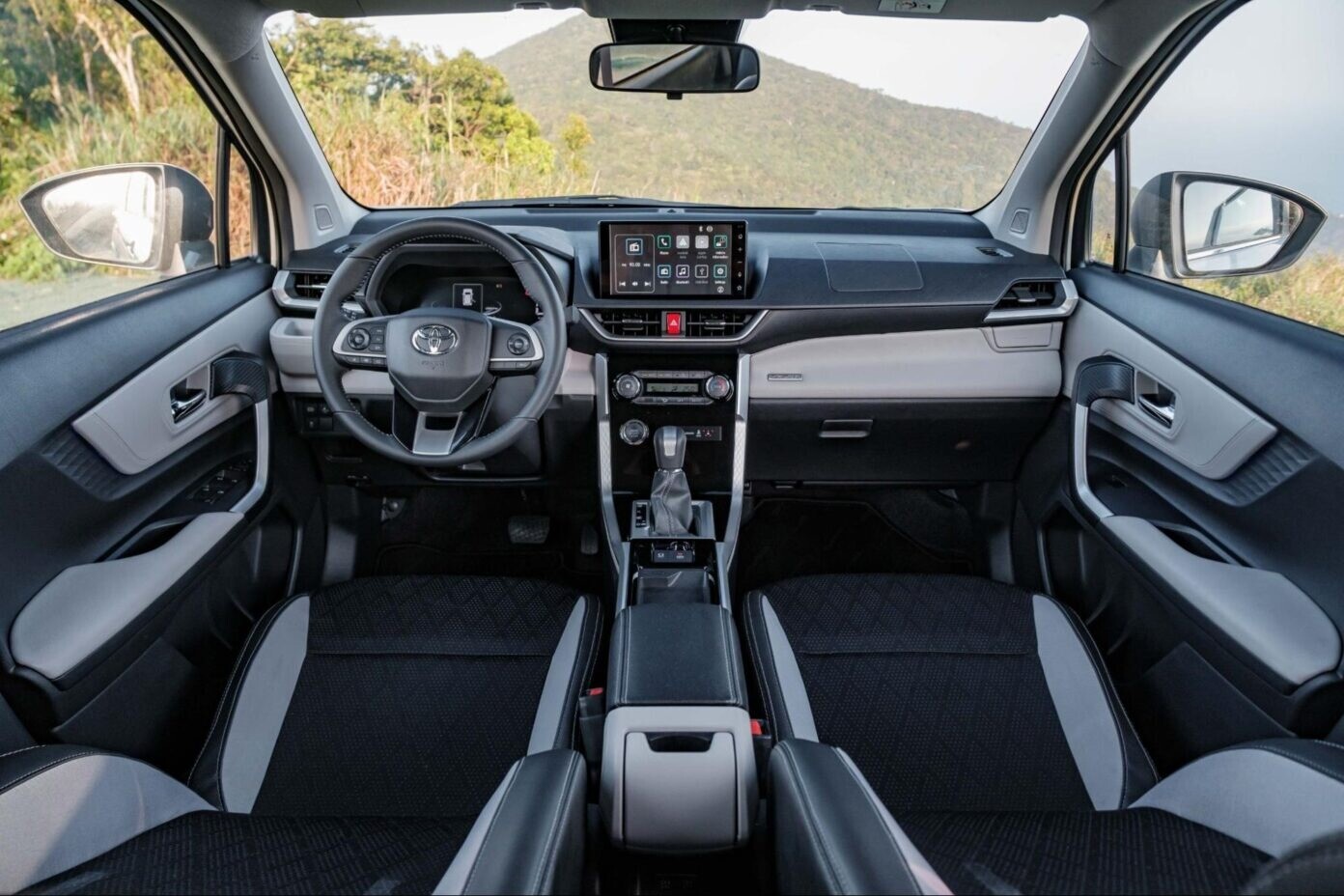 Honda BR-V vs Toyota Veloz Cross: Hiện đại tiện nghi hay an toàn vượt trội? - 4