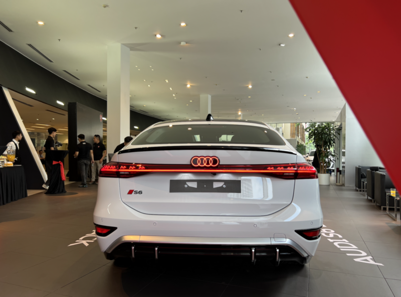 Audi S6 Sportback e-tron 2026: Sedan thuần điện hiệu năng cao đầu tiên của Audi tại Việt Nam