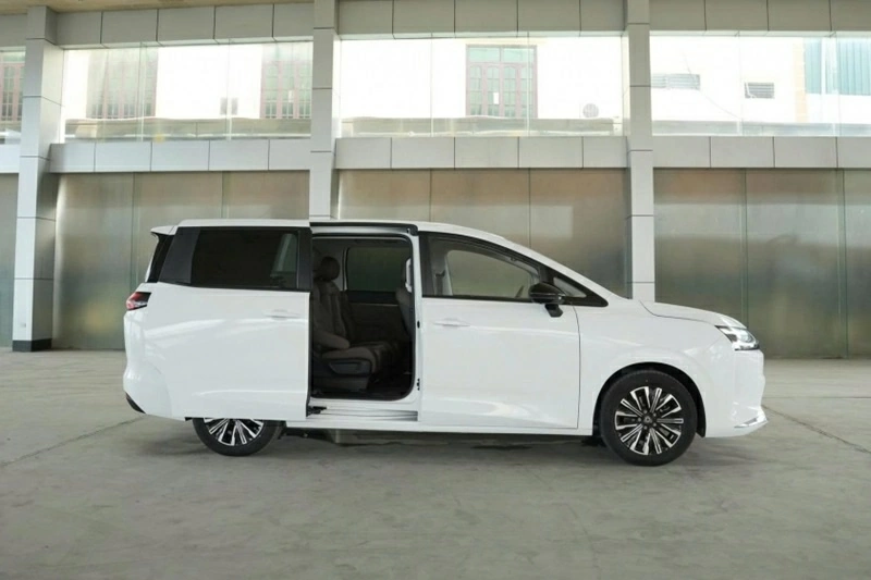 Xe MPV 7 chỗ Wuling Darion lộ diện tại đại lý Việt Nam, giá dự kiến hơn 700 triệu đồng - Hình 2