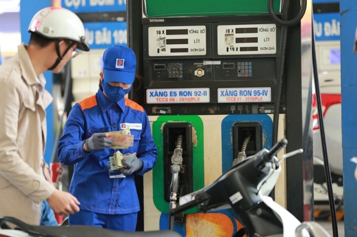 Giá xăng dầu chiều 24/9: Dầu diesel vượt mốc 30.000 đồng/lít, E5 RON 92 và E10 RON 95 ‘xa bờ’, giá đầy bình xe ga 110cc ảnh 1