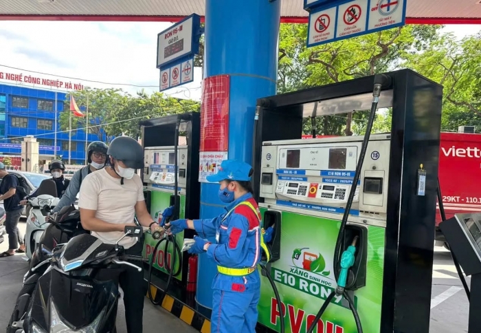 Giá xăng dầu hôm nay 28/9: E10 RON 95 và E5 RON 92 khả năng cao về 22.000 đồng/lít từ tuần này? Giá đầy bình xe ga 125cc ảnh 1