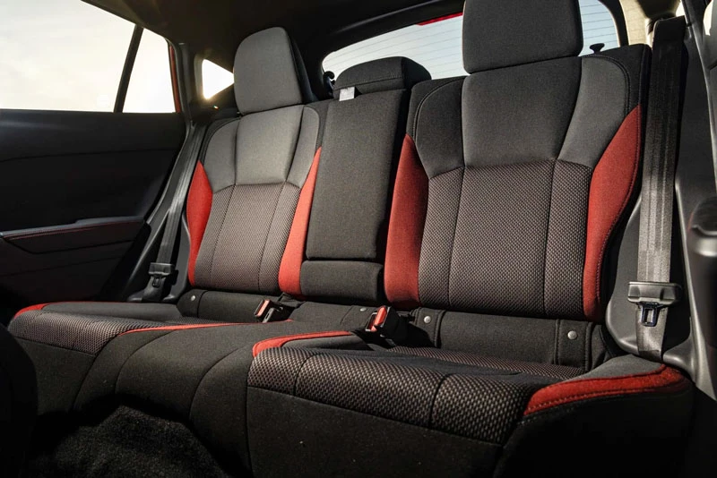 Xe hatchback thiết kế thể thao, công suất 180 mã lực, giá 640 triệu đồng - Hình 5
