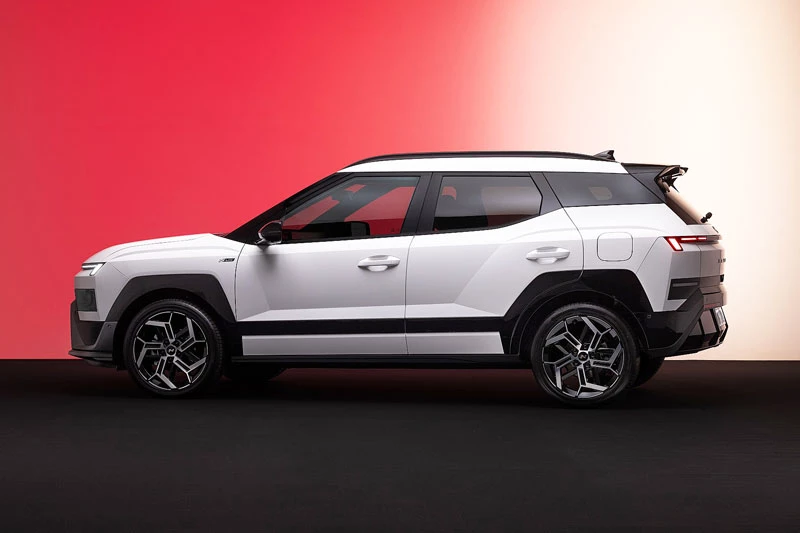Hyundai trình làng xe SUV hạng B động cơ hybrid, thiết kế hầm hố - Hình 3