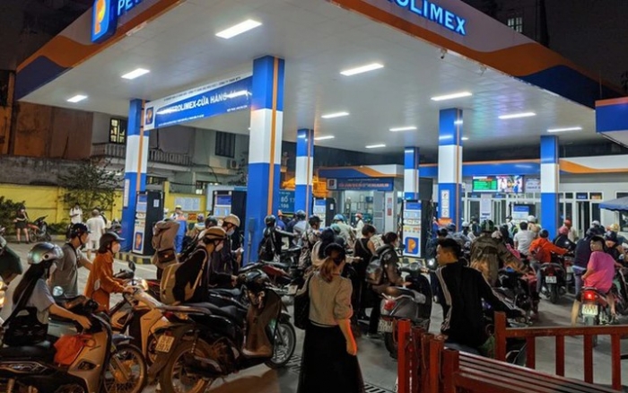 Giá xăng dầu tối nay 5/8: Xăng E10 và RON 92 giảm sát đáy, dầu diesel đang 'rẻ như bèo', bảng giá đầy bình các mẫu xe số ảnh 1