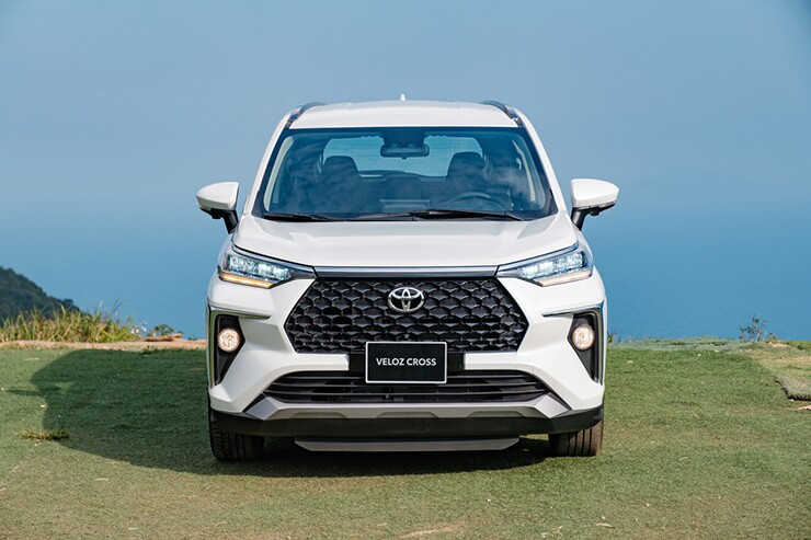 Thiết kế ngoại thất hiện đại của Toyota Veloz Cross 2026