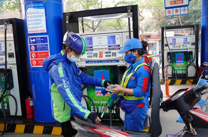 Giá xăng dầu hôm nay 10/8: Xăng E10 giảm sâu, chỉ còn cách đáy hơn 2.000 đồng, RON 92 ‘rẻ bèo’, giá đầy bình ô tô Honda ảnh 1