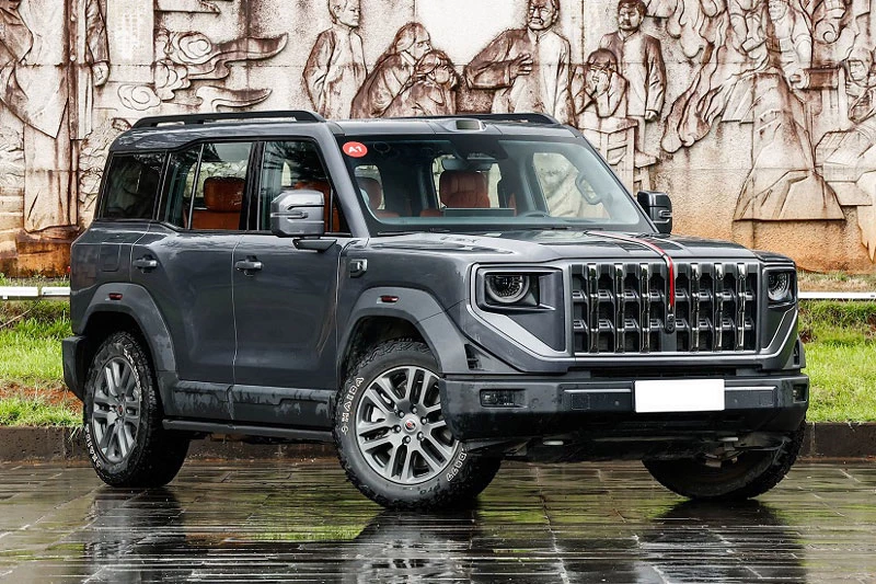 SUV địa hình dài hơn 5,1 mét, mạnh 831 mã lực, giá gần 1,4 tỷ đồng - Hình 1