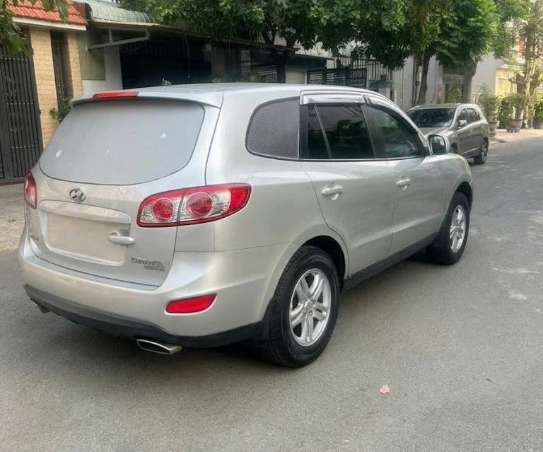 Ngân hàng thanh lý loạt Hyundai Santa Fe chở tiền giá chỉ từ 94 triệu - Hình 1