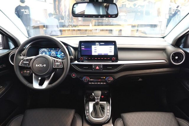 So sánh Kia K3 và Mazda 3: Đâu là sự lựa chọn tốt?