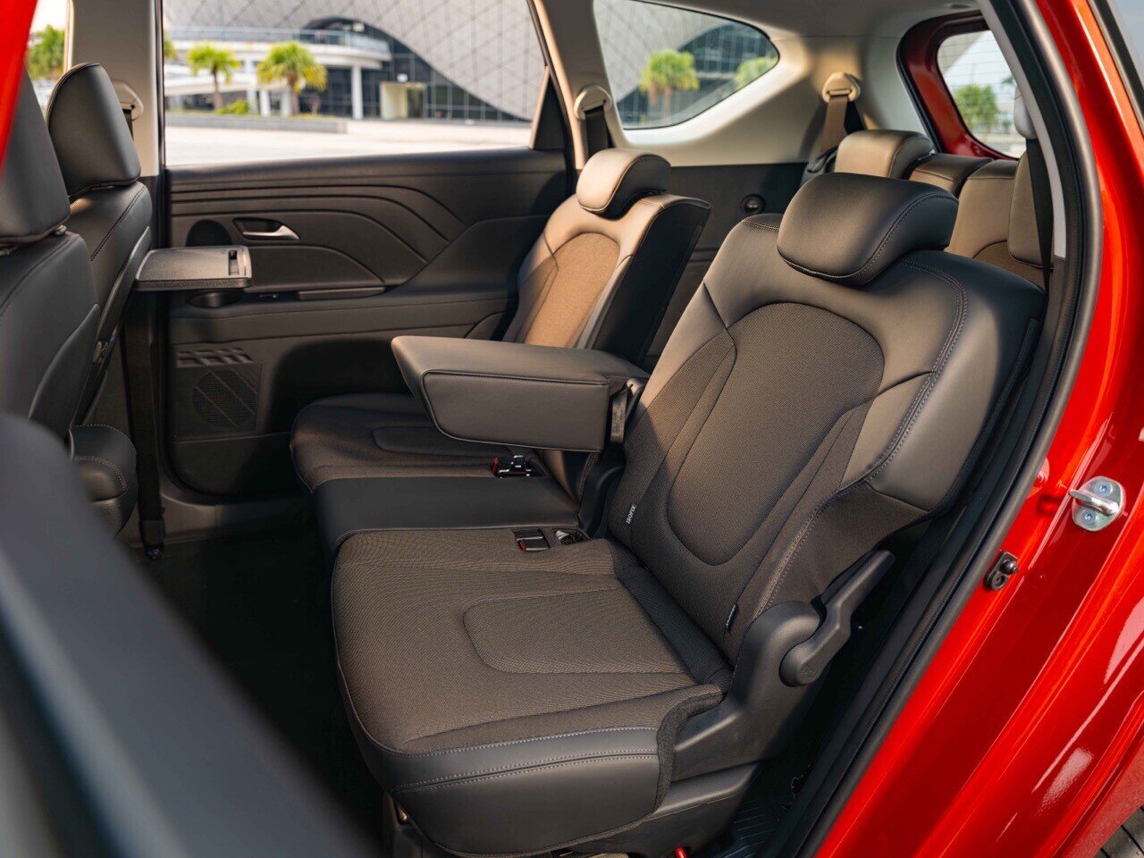 Hyundai Stargazer 7 chỗ: Khi sử dụng đủ ba hàng ghế, những bất tiện nào xuất hiện? - 4