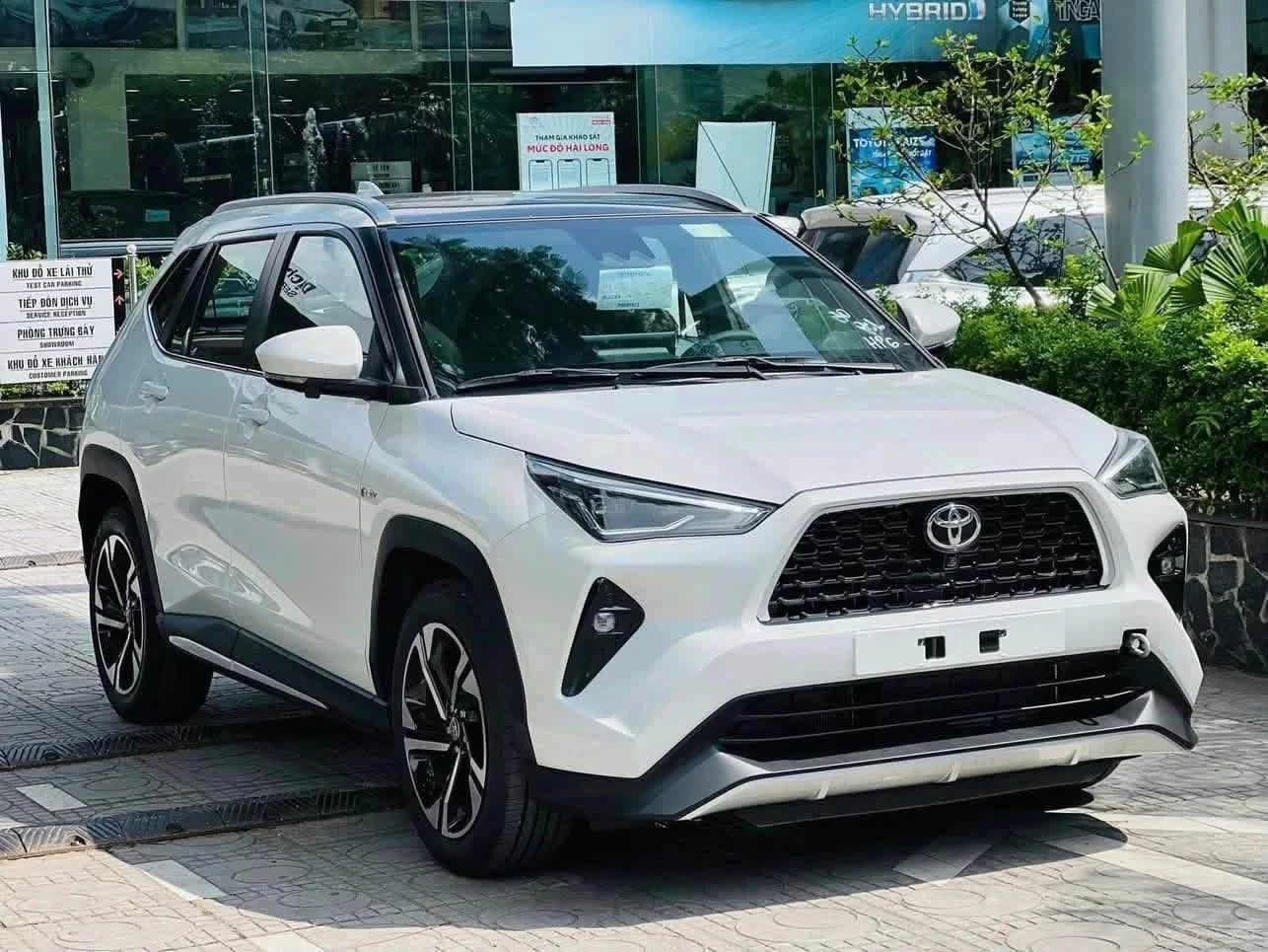 Giá rẻ nhất phân khúc xe hybrid HEV, MG ZS có hút khách của Toyota Yaris Cross?