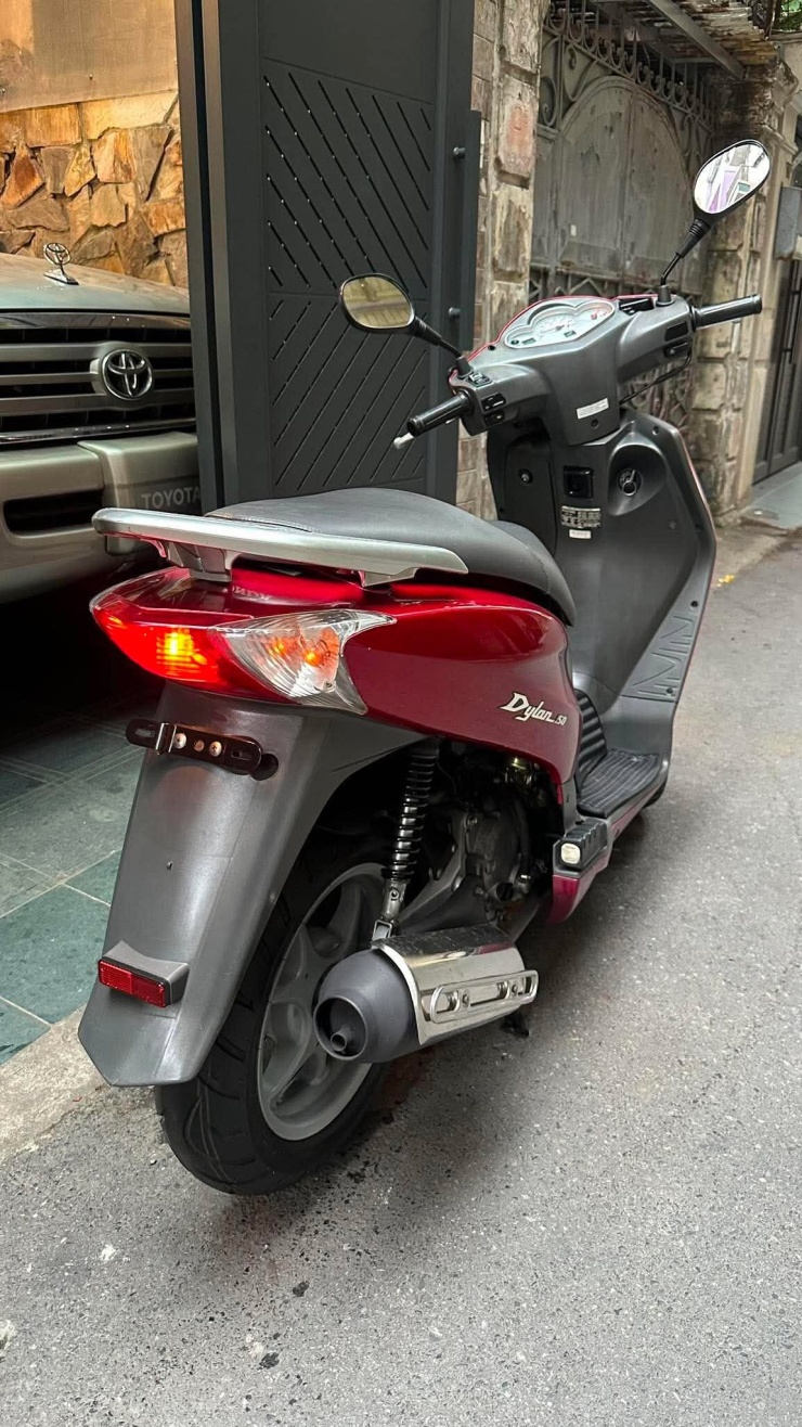 Xe tay ga Ý Honda Dylan 20 năm tuổi giá đắt hơn SH Mode 2026 - 4