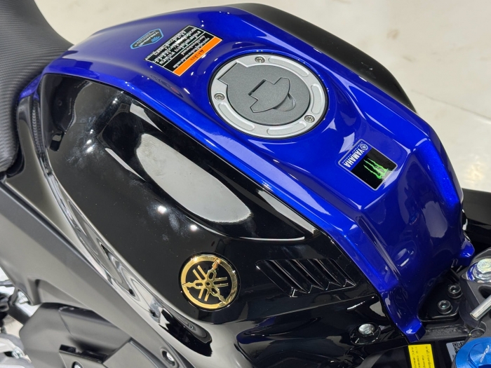 Yamaha-R15-3