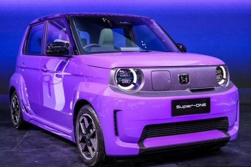 Honda Super-One không chỉ là bản nâng cấp của mẫu xe điện mini N-One e: mà được phát triển như một hatchback thể thao độc lập.