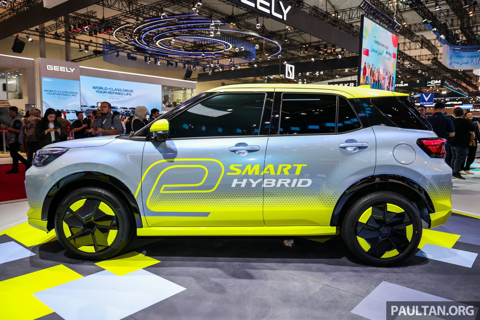 Daihatsu Rocky Hybrid ACTIVe ngoại thất Blue Chameleon