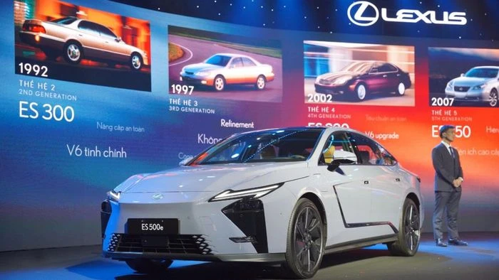 Lexus ES 2026 chỉ còn hai phiên bản hybrid và thuần điện tại Việt Nam - Hình 1