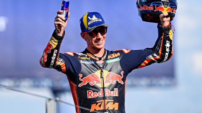 pedro-acosta-celebra-el-podio-en-el-gp-de-tailandia-de-motogp-2026