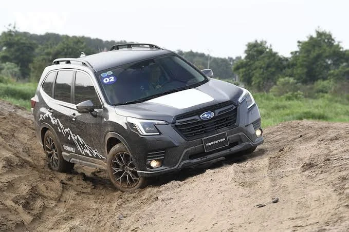 6 mẫu ô tô mạnh về địa hình được dân chơi off-road Việt Nam chú ý - Hình 2