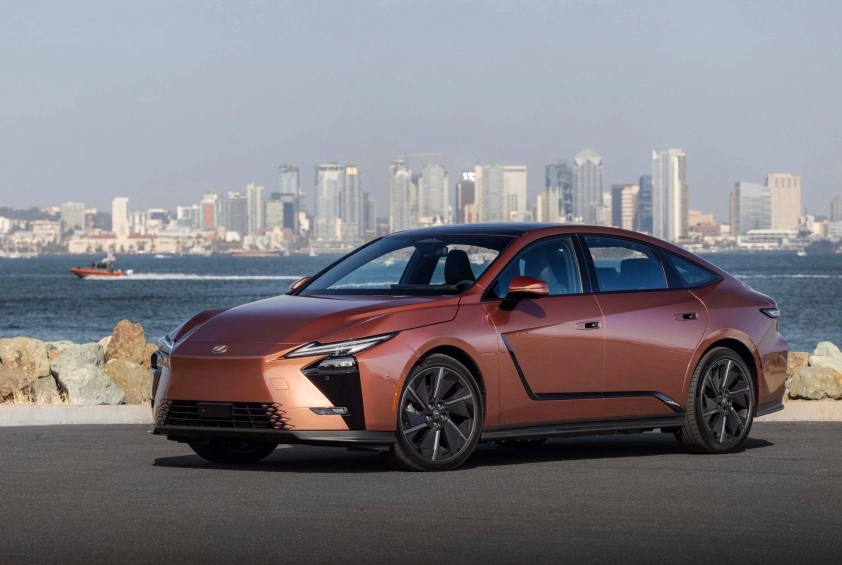 Lexus Việt Nam 'nhá hàng' mẫu xe mới: Là sedan, có cả phiên bản thuần điện và hybrid