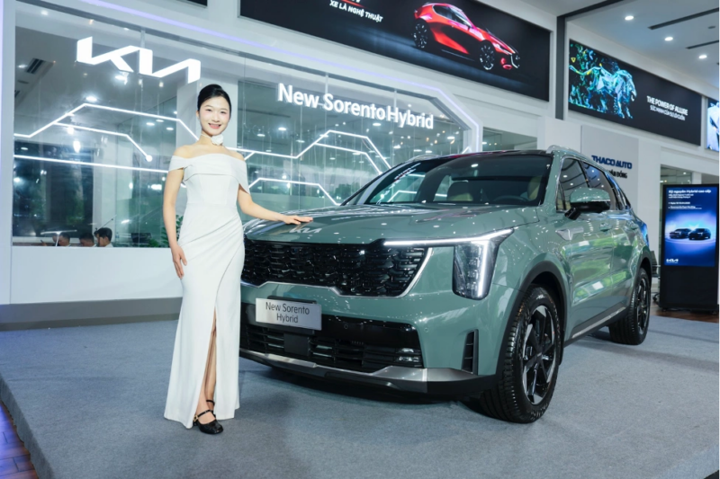 KIA Sorento Hybrid 2026 khuyến mãi T4/2026: Giá lăn bánh, thông số xe, trả góp