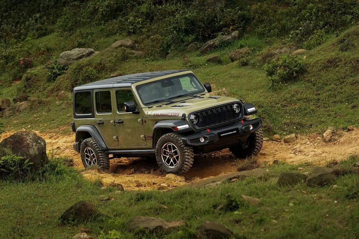 6 mẫu ô tô mạnh về địa hình được dân chơi off-road Việt Nam chú ý - Hình 4