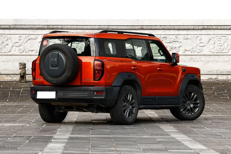 SUV địa hình dài hơn 5,1 mét, mạnh 831 mã lực, giá gần 1,4 tỷ đồng - Hình 5