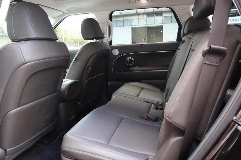 Chủ xe Hyundai Palisade Hybrid mê loạt công nghệ: Chìa khóa điện thoại, HUD và camera tích hợp