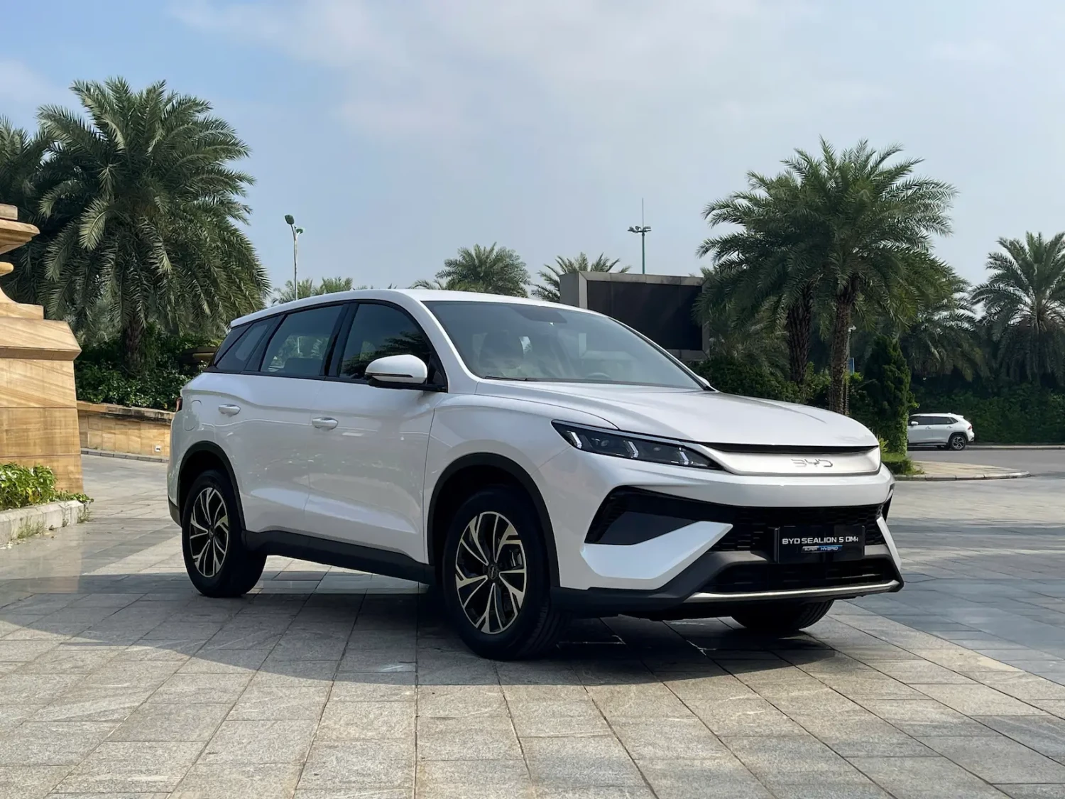 BYD Sealion 5