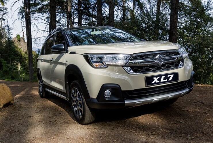 Suzuki XL7 Hybrid cũng được ưu đãi mạnh từ đại lý.