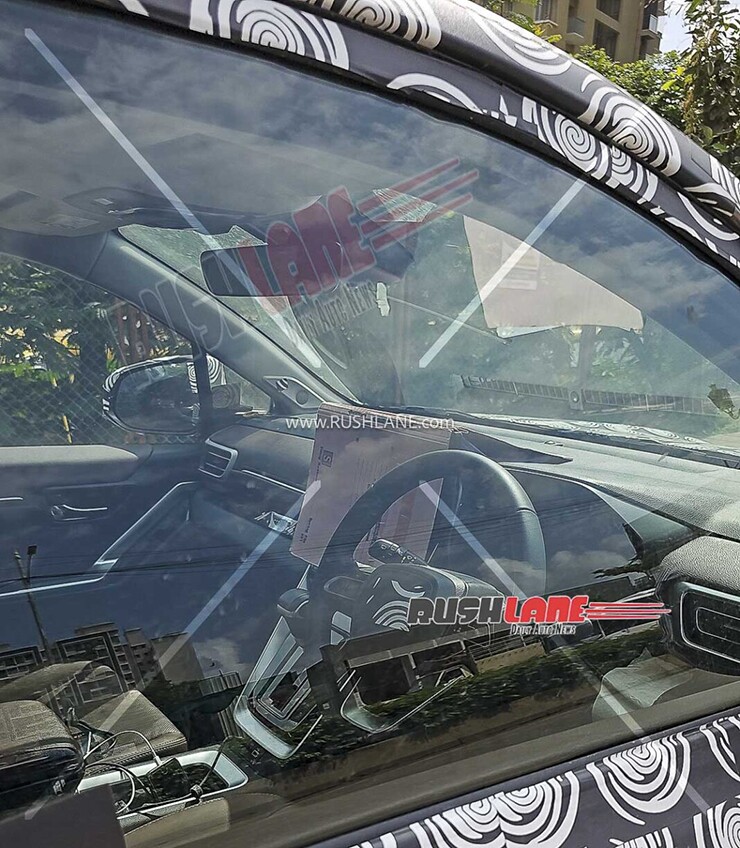 Toyota Innova Cross 2027 tiếp tục lộ diện với màn hình 12,3 inch bên trong nội thất - 2