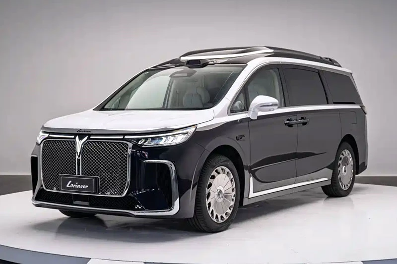 Chuyên cơ mặt đất 4 chỗ ngồi, động cơ PHEV, giá hơn 3,1 tỷ đồng - Hình 1